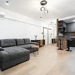 아파트 One Velvet Parking *