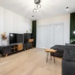 One Velvet Parking 아파트 *